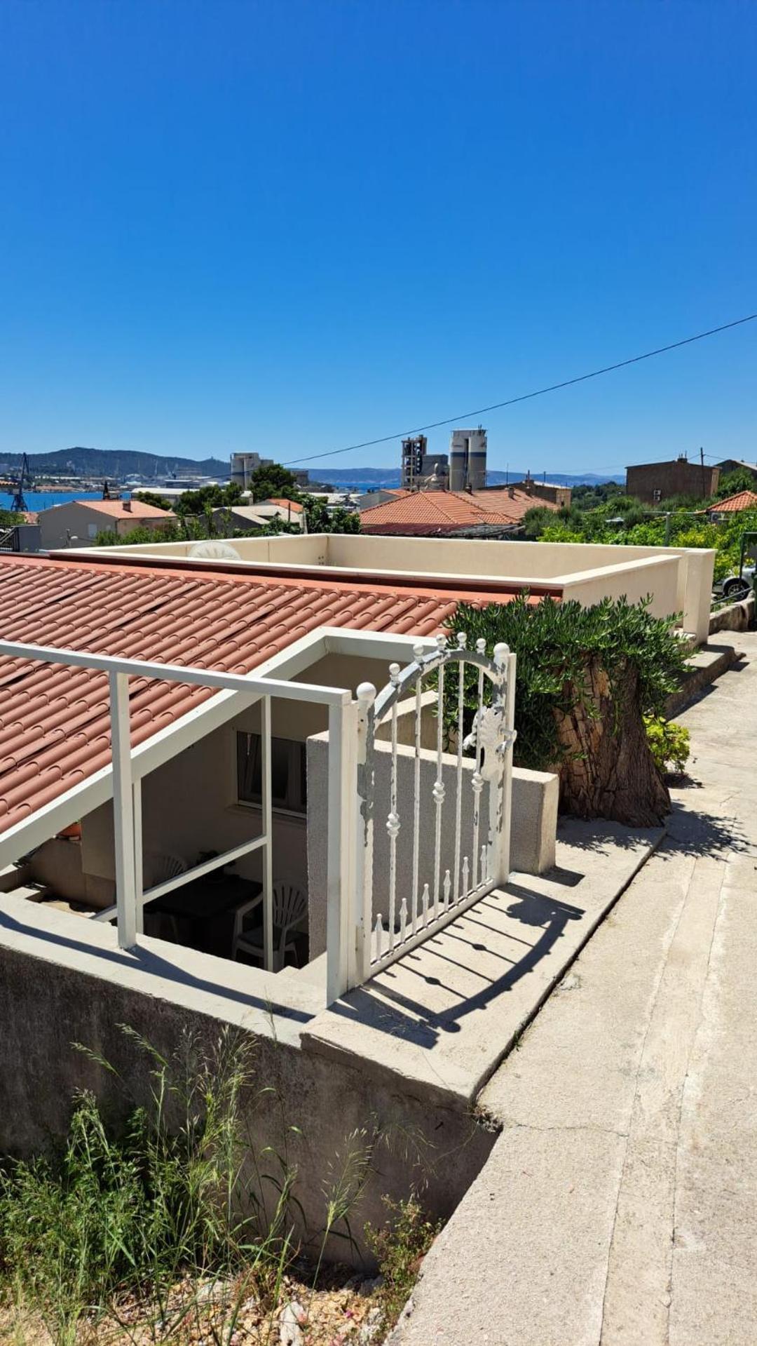 Stone Guest House Split Bilik gambar